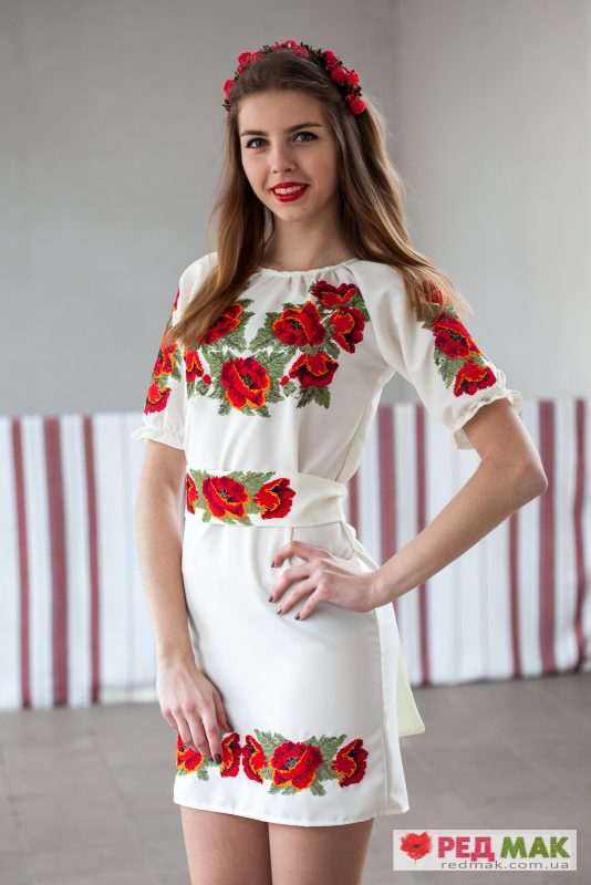 Молочне плаття з вишивкою "Маковий вінок"