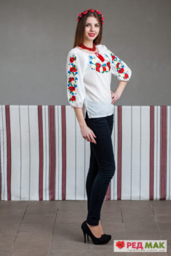 Біла шифонова сорочка з вишивкою польових квітів 