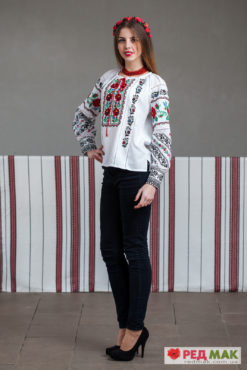 Біла сорочка з червоними маками та чорним орнаментом