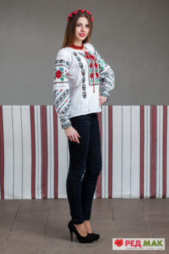 Біла сорочка з червоними маками та чорним орнаментом