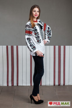 Біла сорочка вишита традиційним борщівським орнаментом 