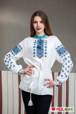 Біла сорочка з синьою вишивкою 
