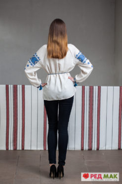 Сіра сорочка з блакитною вишивкою 