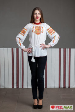 Біла шифонова сорочка з терракотовою вишивкою