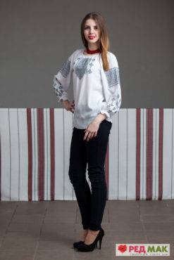 Біла шифонова сорочка з сірою вишивкою