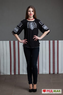 Чорна шифонова сорочка з біло-сірою вишивкою