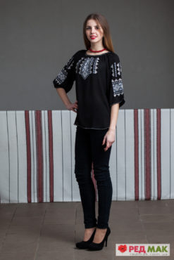 Чорна шифонова сорочка з біло-сірою вишивкою