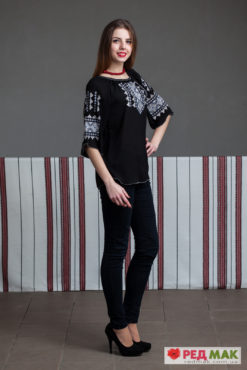 Чорна шифонова сорочка з біло-сірою вишивкою